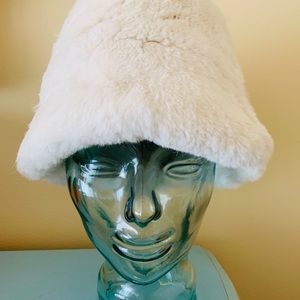 Max&Co plush Ivory hat